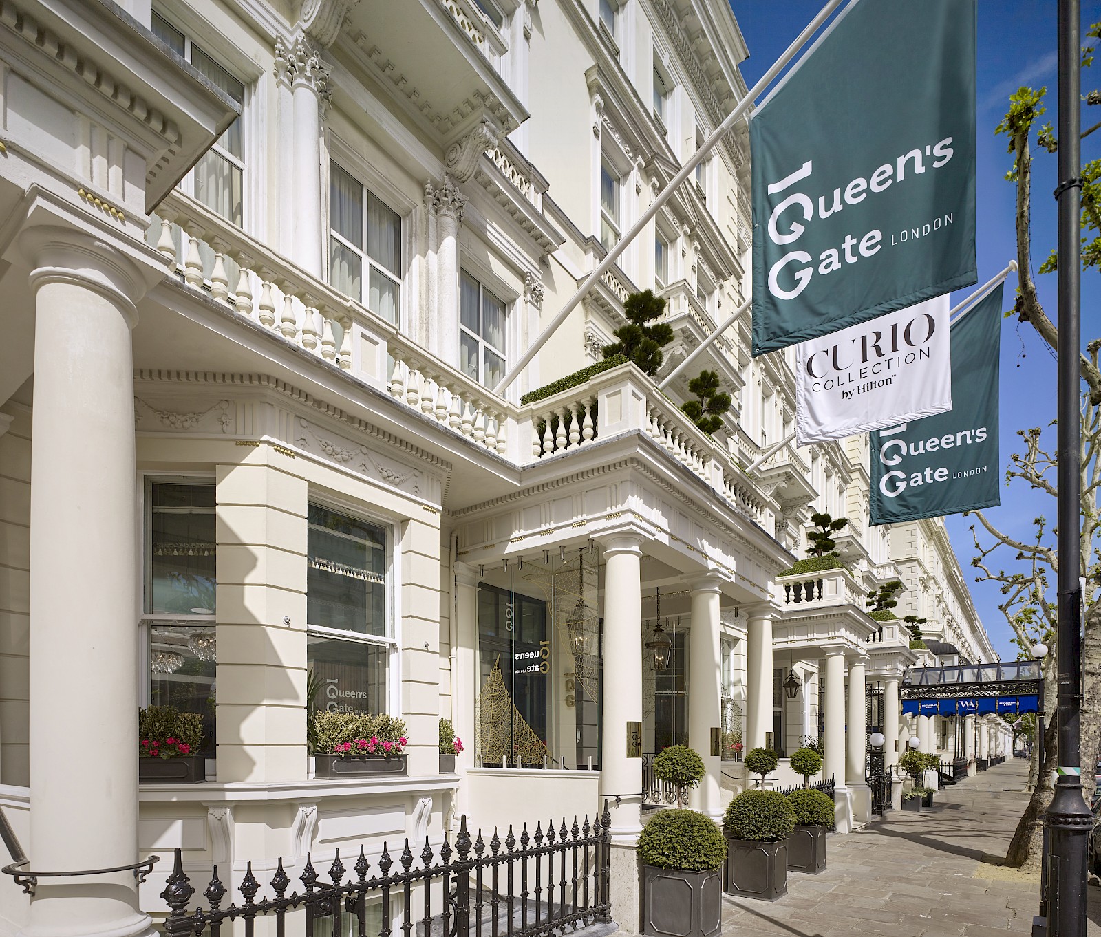 100 Queen S Gate Hotel London Curio Collection By Hilton   100 Qg Exterior With Flags Curio 162533.1600x0 