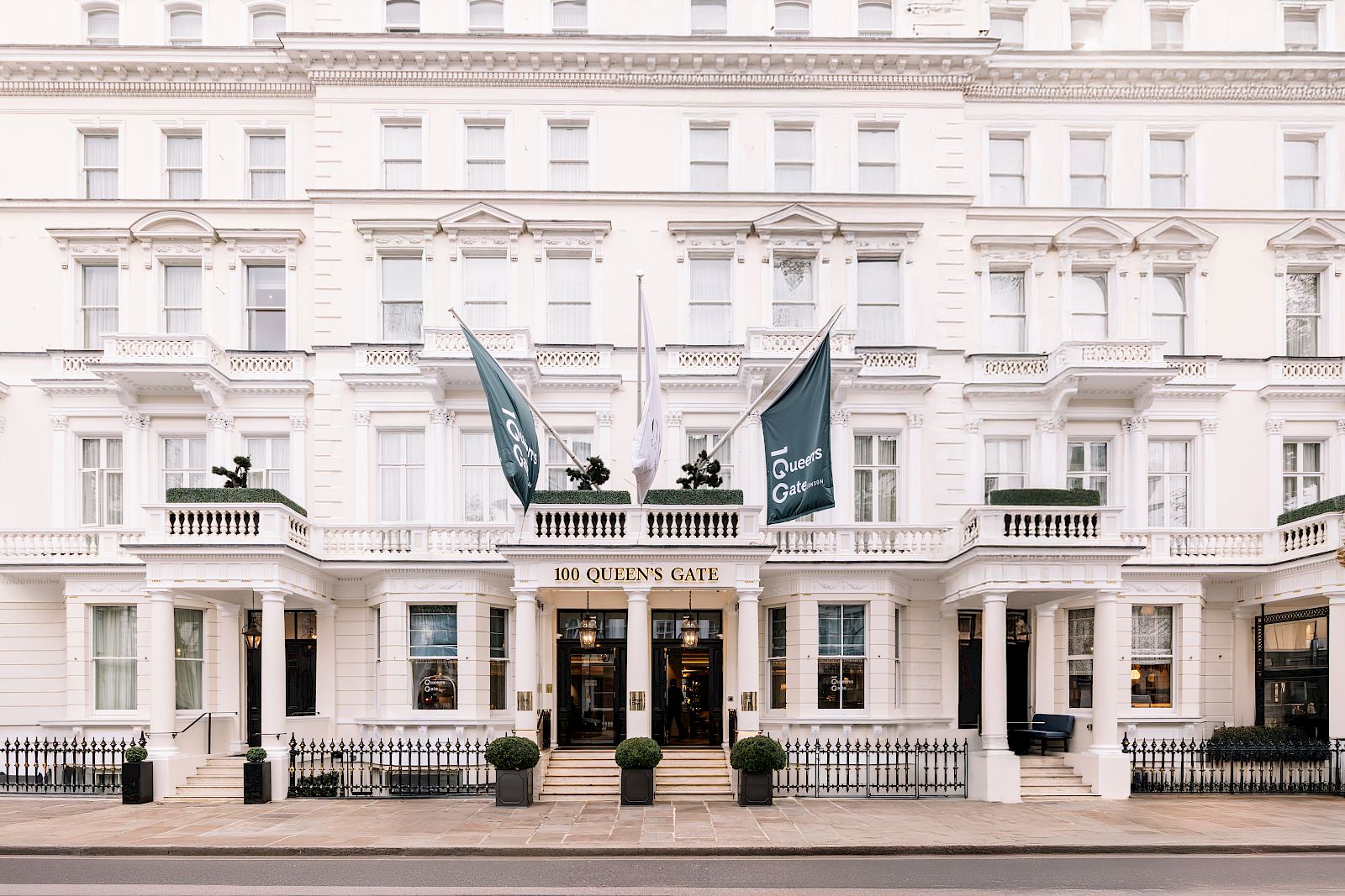 100 QUEENS GATE HOTEL LONDON KENSINGTON